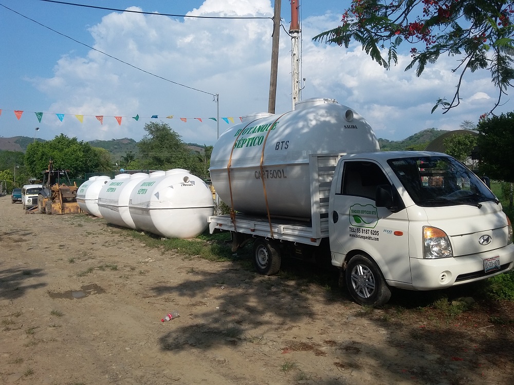 Fosas sépticas prefabricadas en resina poliester y fibra de vidrio Hecho en México